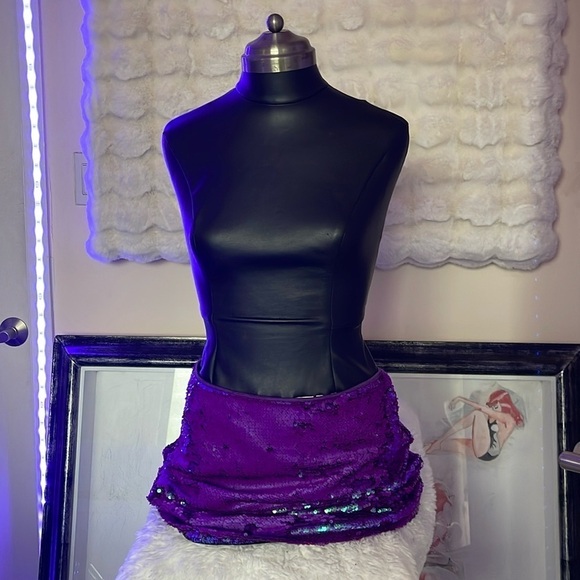 Love Fire purple blue sequins new mini skirt Size M - Picture 3 of 6